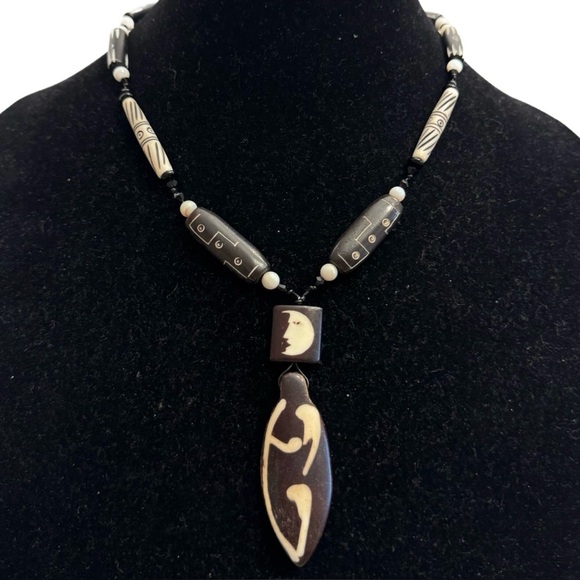 Vintage Heishi Shell Tibetan Beads Brown Pendant Statement Necklace Tribal Moon - Picture 3 of 16